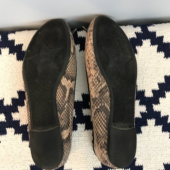 Circus by Sam Edelman snakeskin flats size 6 1/2 - Picture 4 of 4